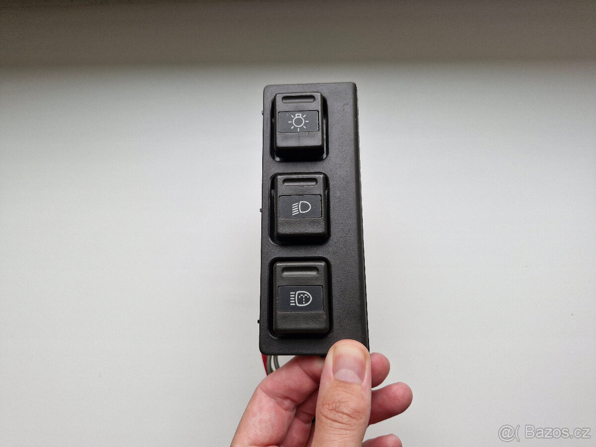 Škoda Favorit Forman nový vypínač světel s ostřikem