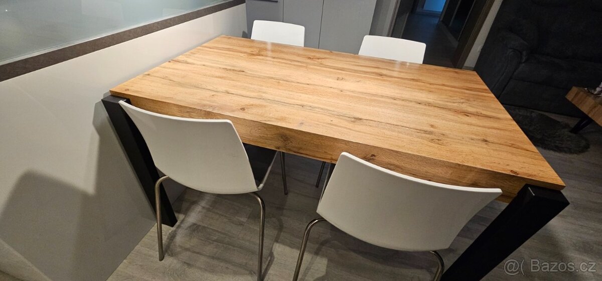 Jidelni stul, konferencni stul