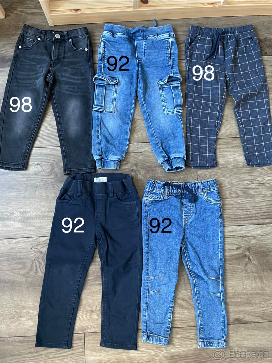 Chlapecké kalhoty různé velikosti
