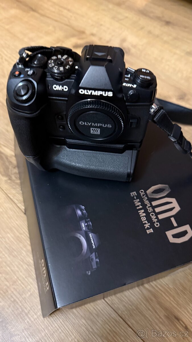 Olympus E-M1 II + HLD-9 + Voigtländer 25mm f/0,95 Nokton