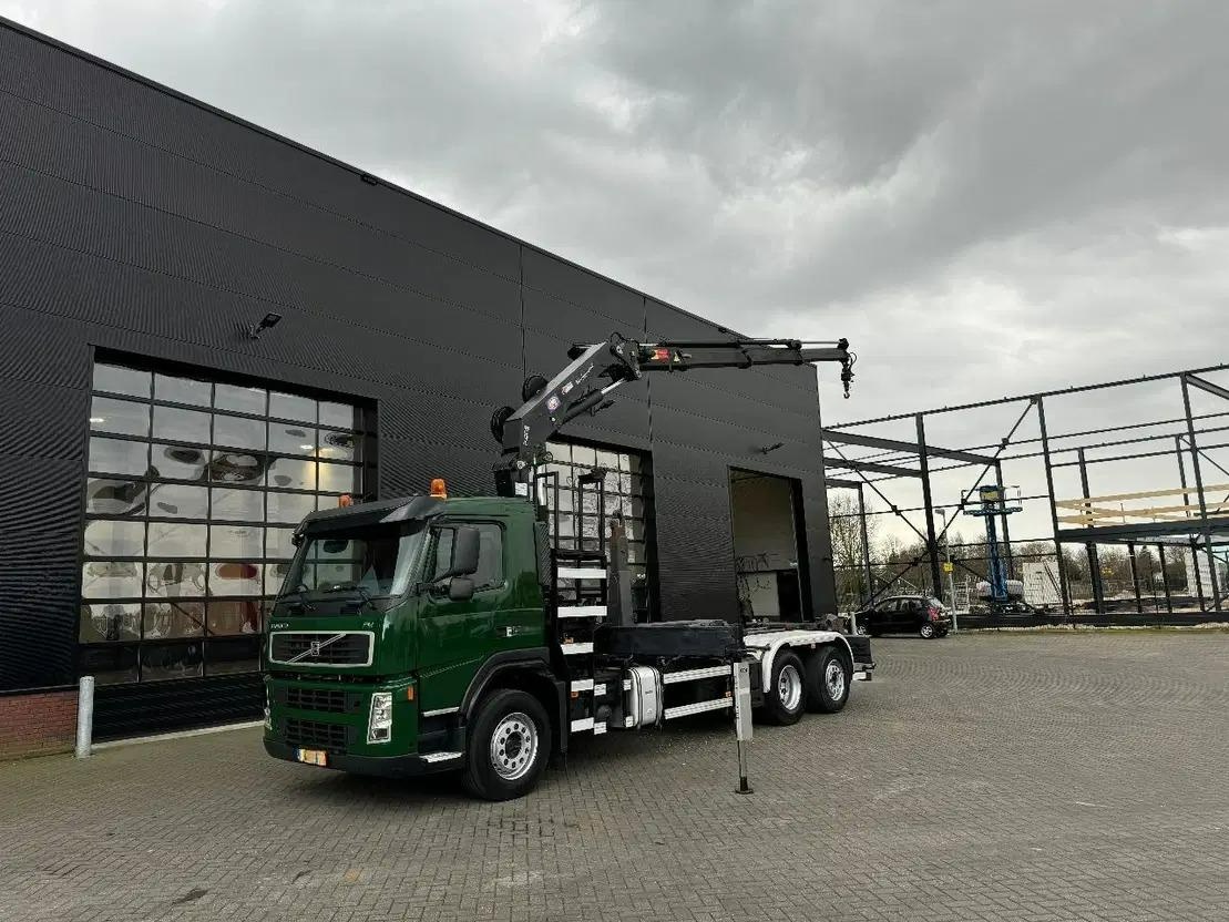 Volvo FM 420 6x2 / Hydraulická ruka HMF + Nosič kontejnerů