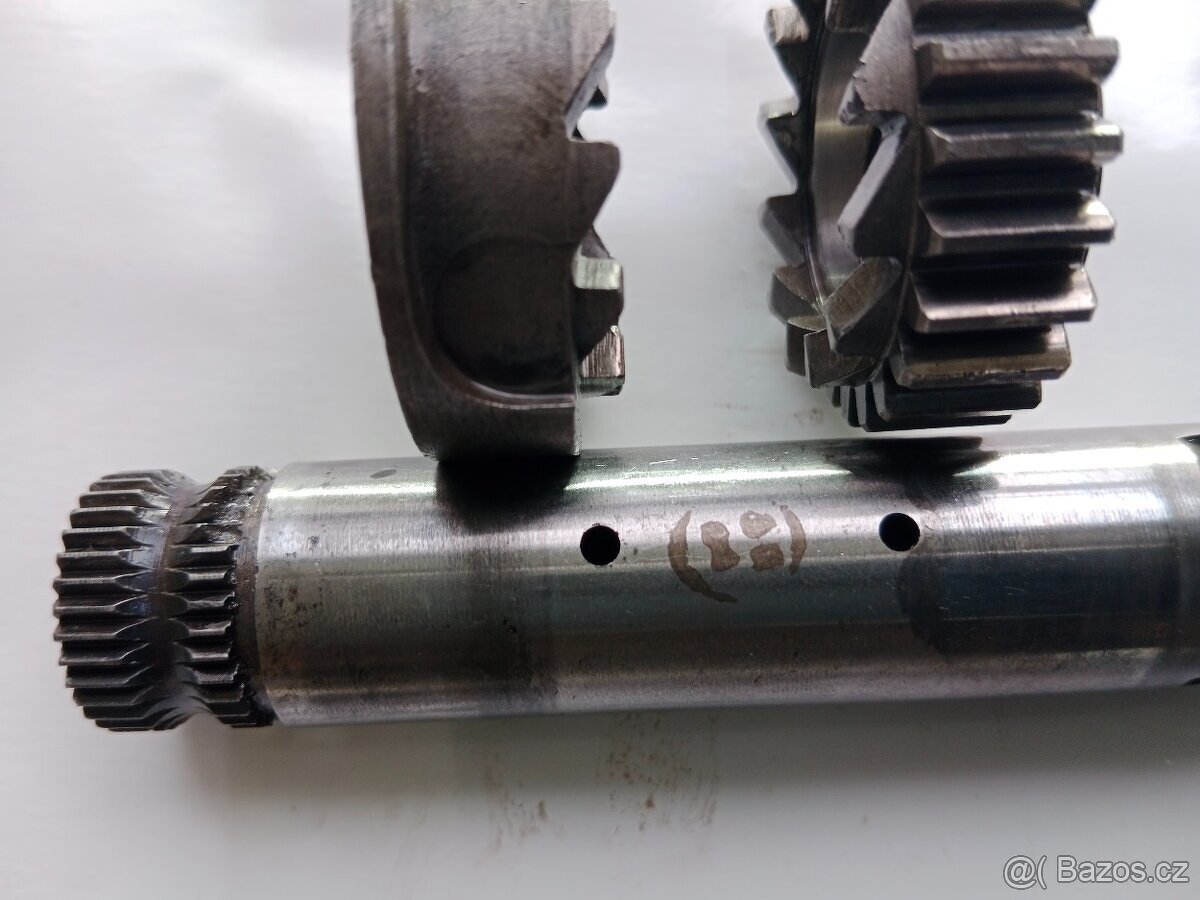 ČZ 125 B & T STAROVACÍ HŘÍDEL & SEGMENTY PRIMÁRNÍ KOLEČKO