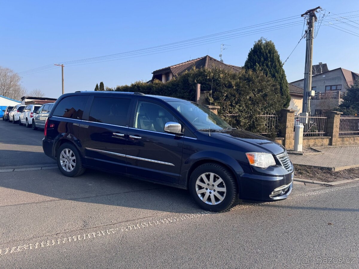 Chrysler Town Country 3,6 Limited 2x DVD CREW ÚHLY 2014