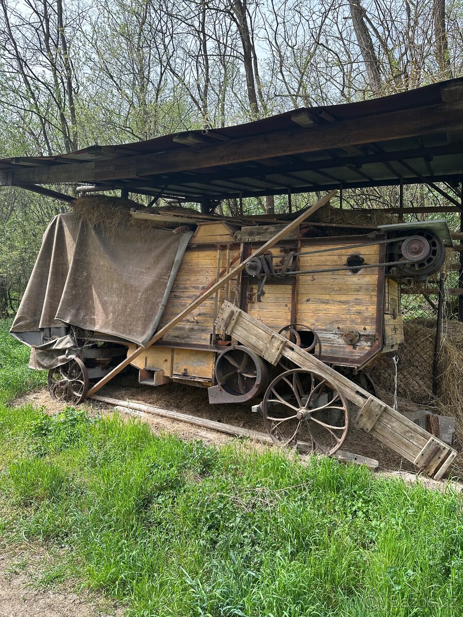 Historická mlátička s elektromotorem Škoda – nálezový stav