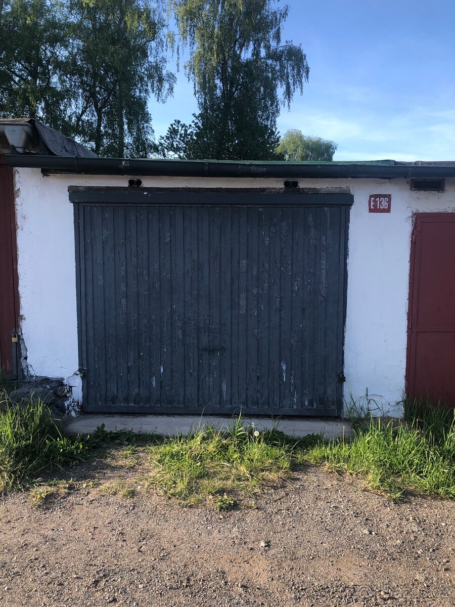 Pronájem garáže Na Závodí, Humpolec