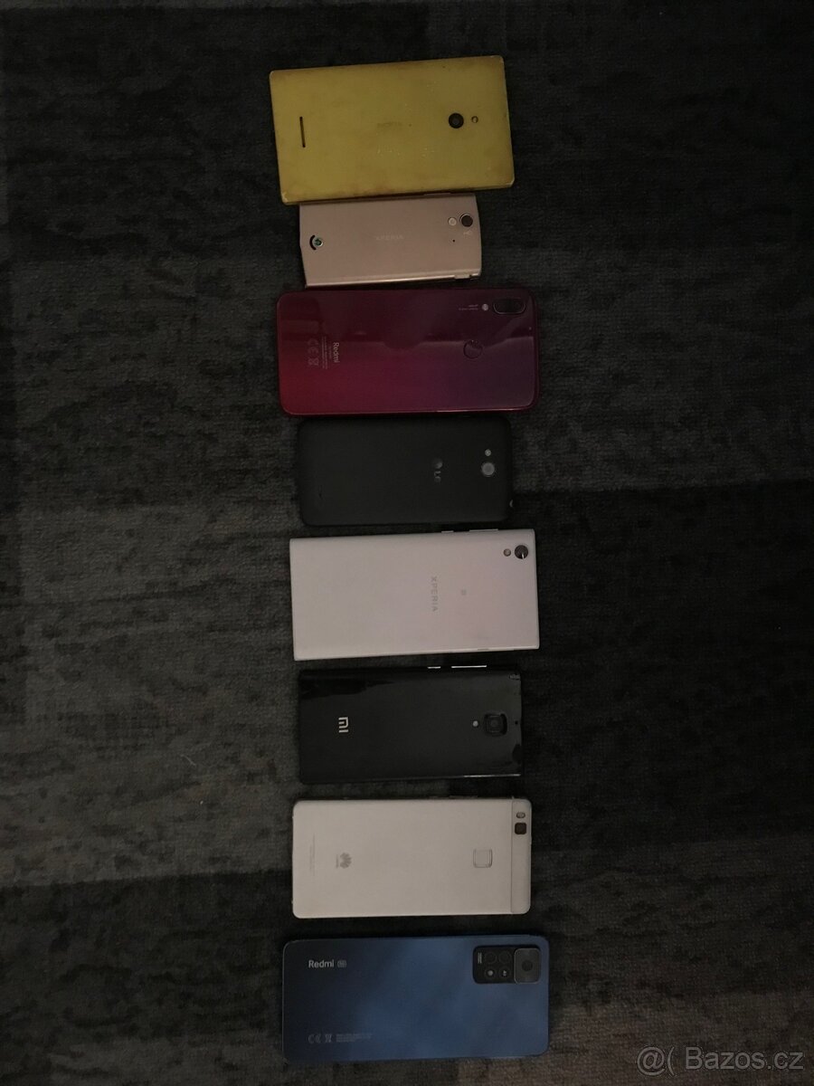 Prodám starou sbírku telefonů