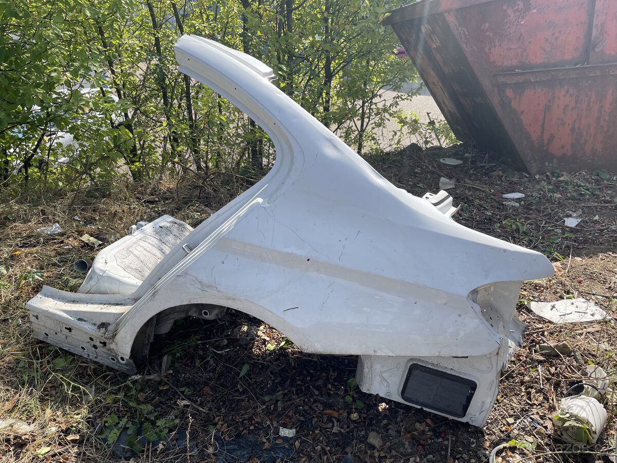 BMW 3 F30 levý zadní blatník + čtvrtka