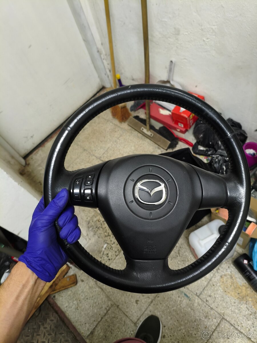 Mazda 3BK kožený volant s multifunkcí