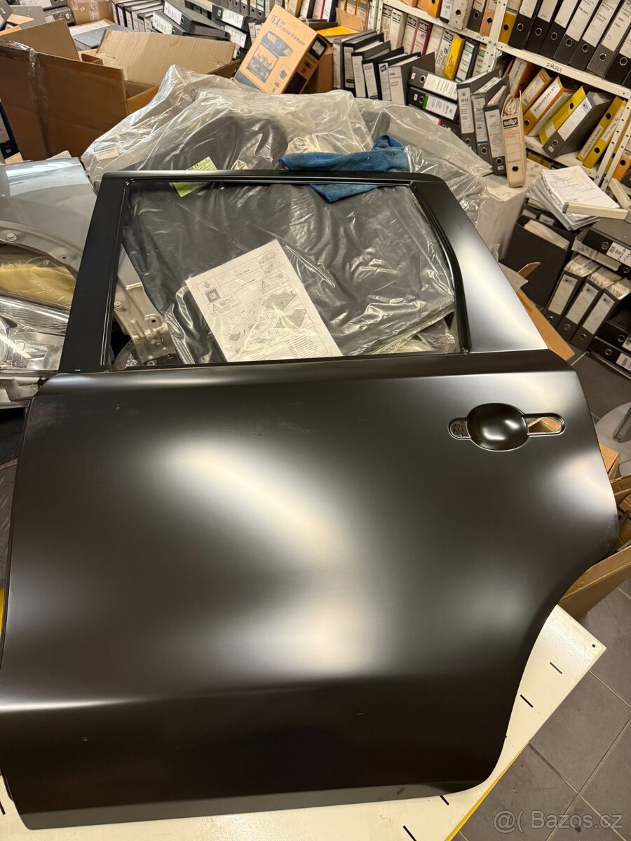 Panel zadních levých dveří Nissan Note