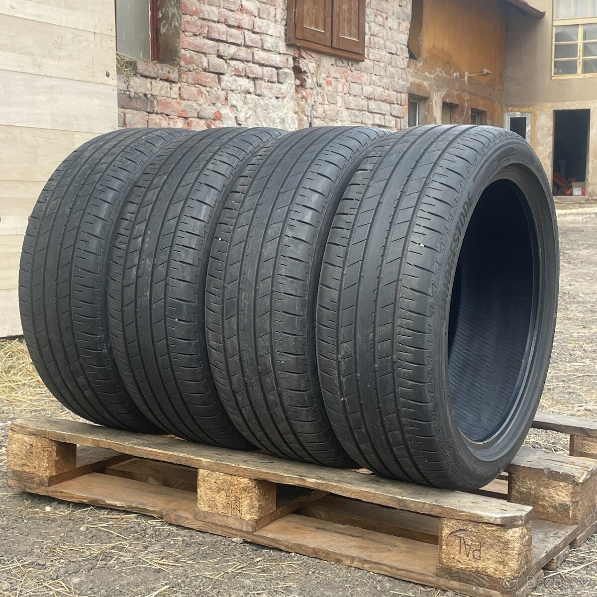 Letní pneu 225/45 R19 92W Bridgestone 6mm
