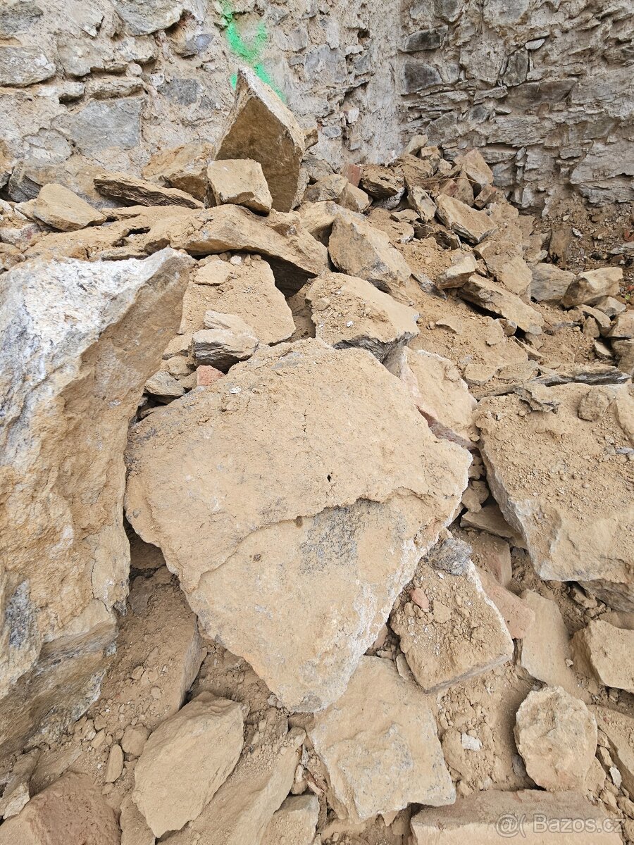 Nabídnu suť za odvoz