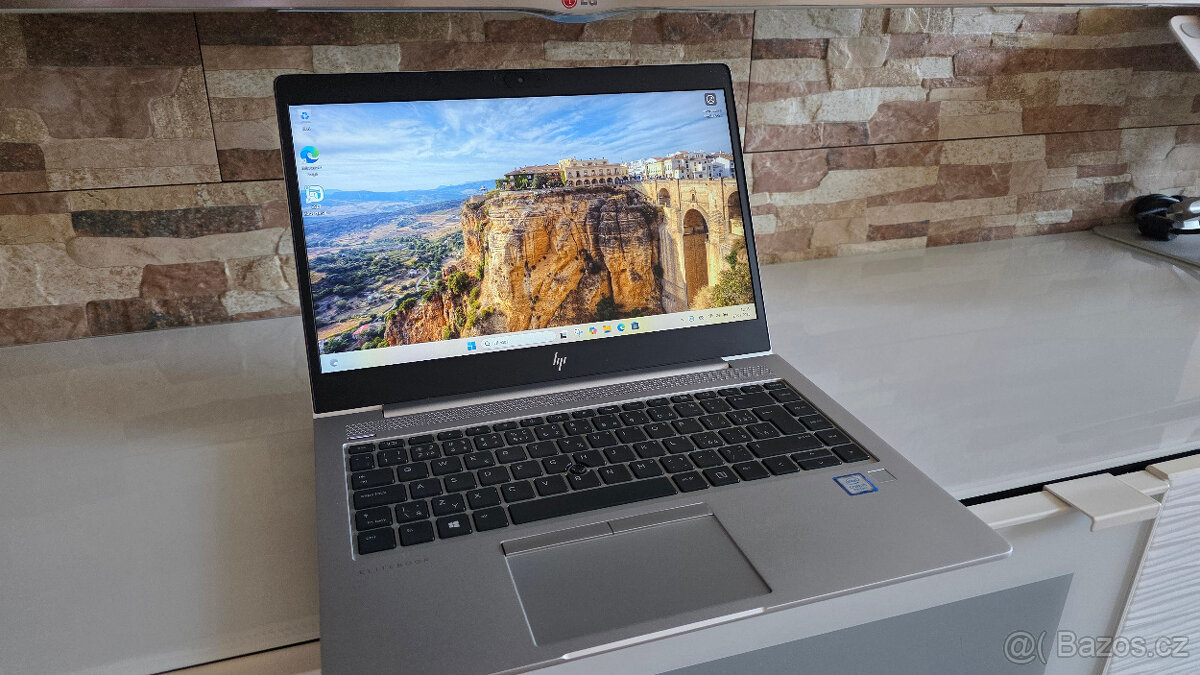 HP Elitebook 840 G5 + HP docking station + kláves/myš