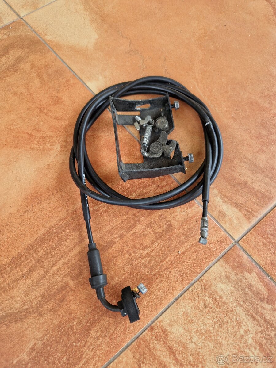 Zámek sedla Honda SH300i