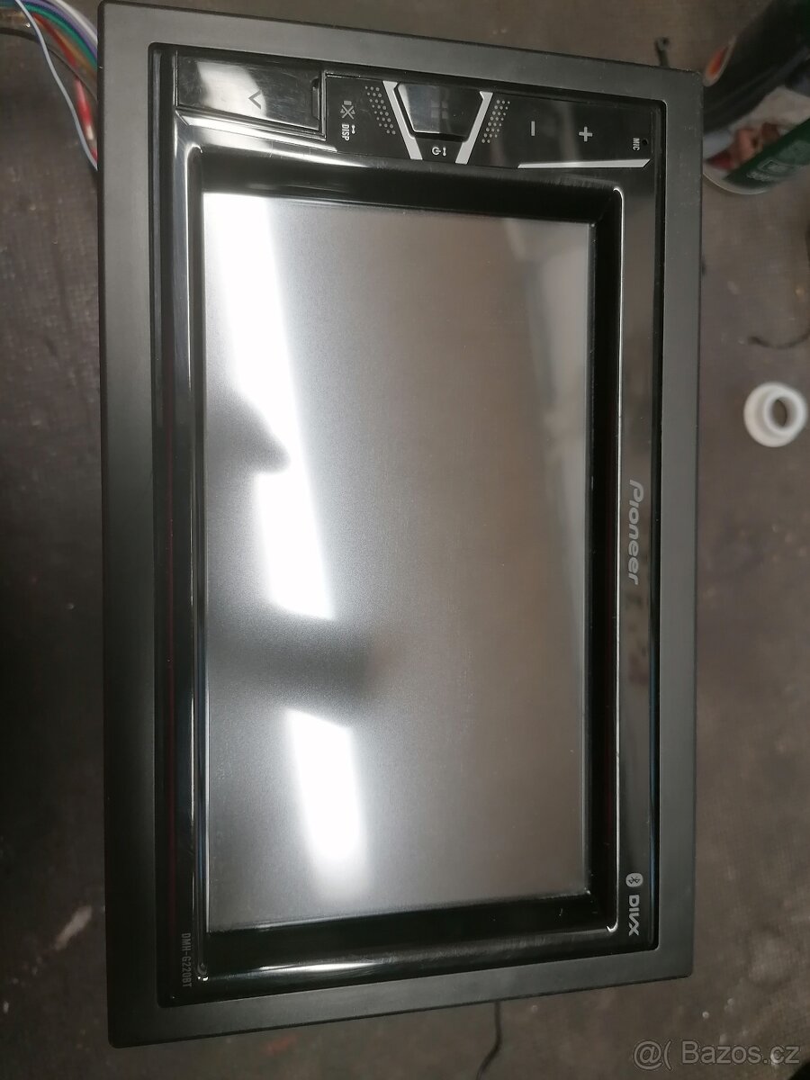 Pioneer DMH G220BT