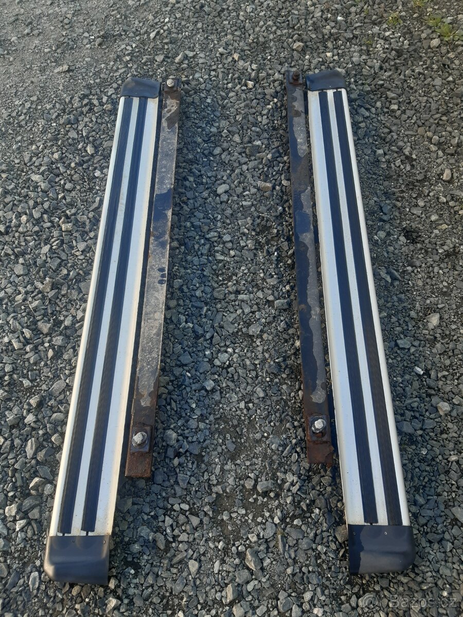 Toyota Rav4 boční nášlapy