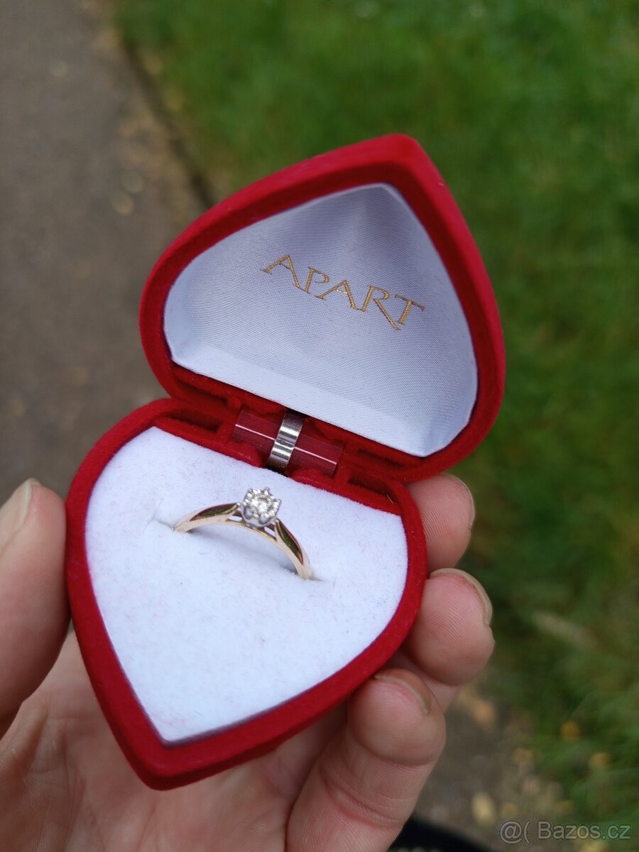 Zásnubní prsten Apart