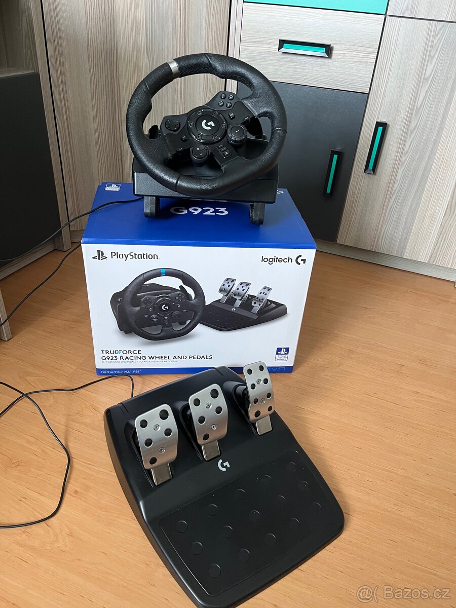 Herní volant Logitech G923