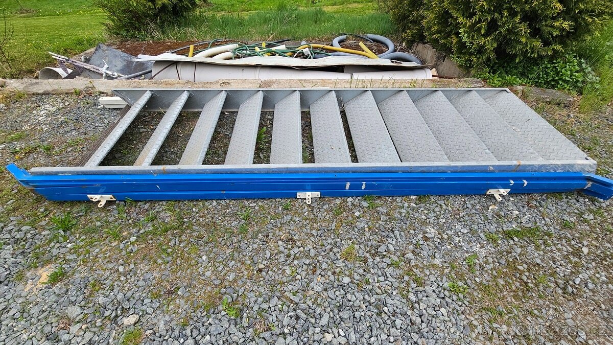 Prodám kovové schody