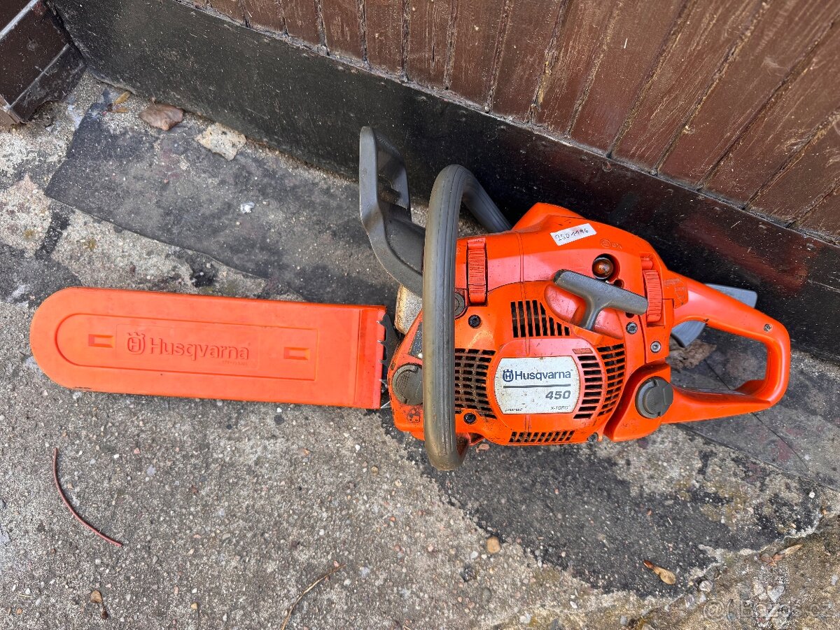 Motorová pila .Novy řetěz a lišta