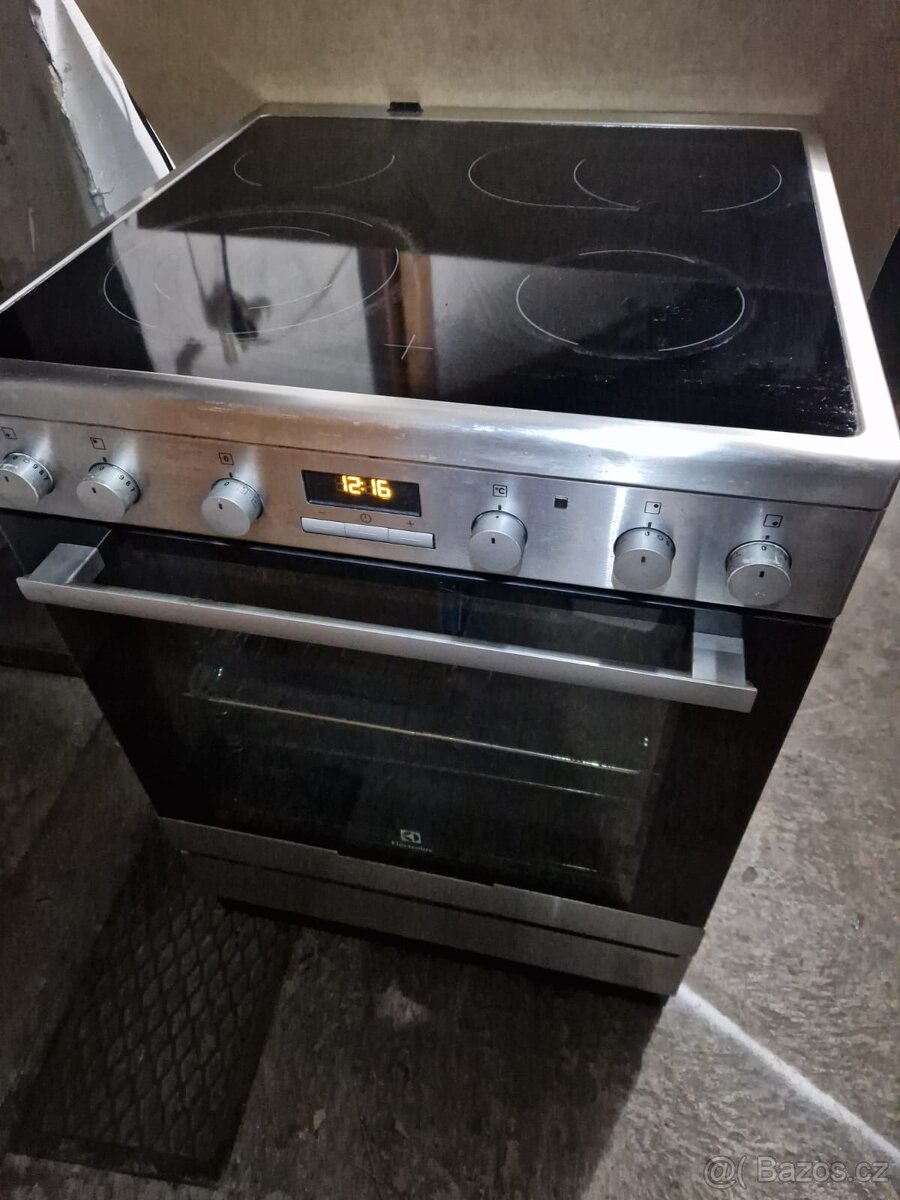 Elektrický sporák ŠÍŔKA 60 CM