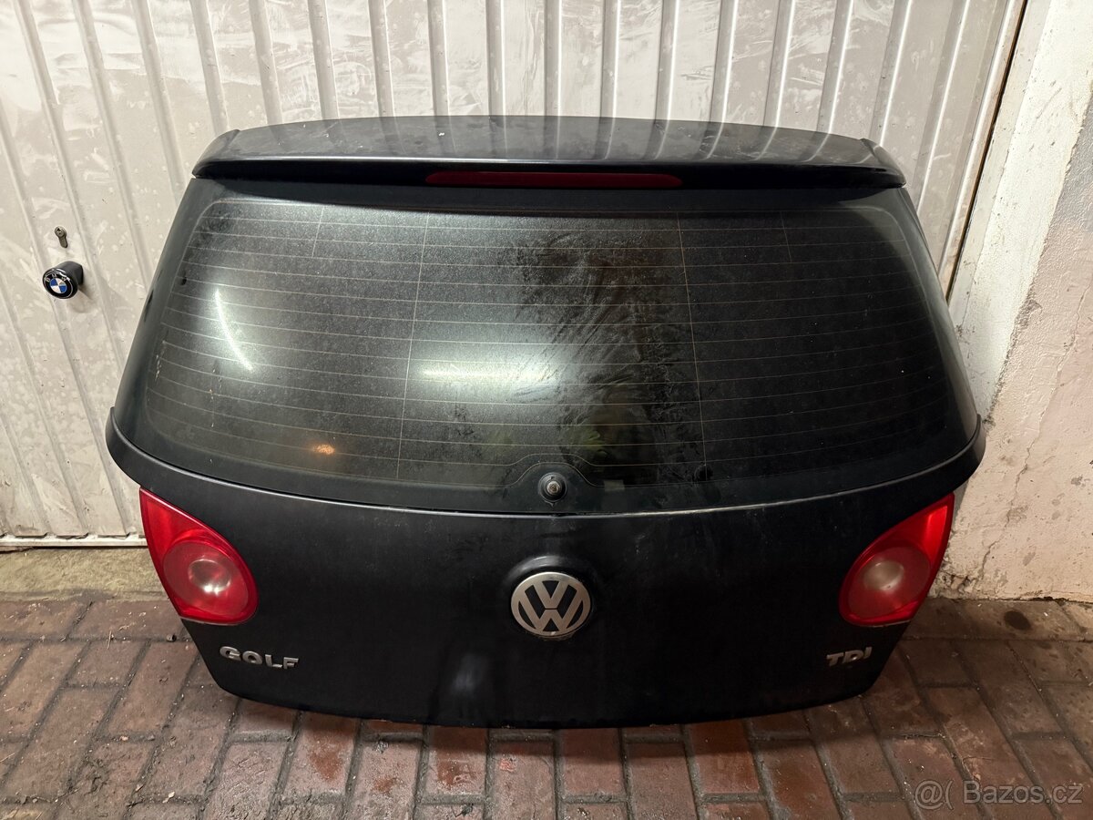 Zadní víko kufru golf 5