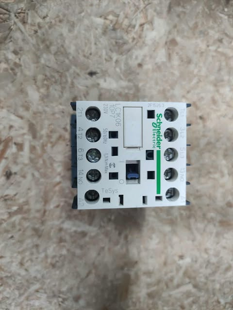 Mini stykač Schneider LC1K06