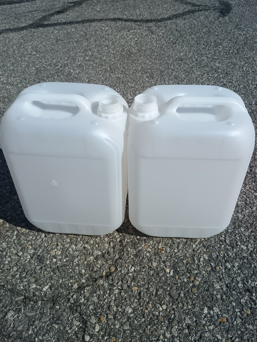 Kanystr plastový 10 litrů