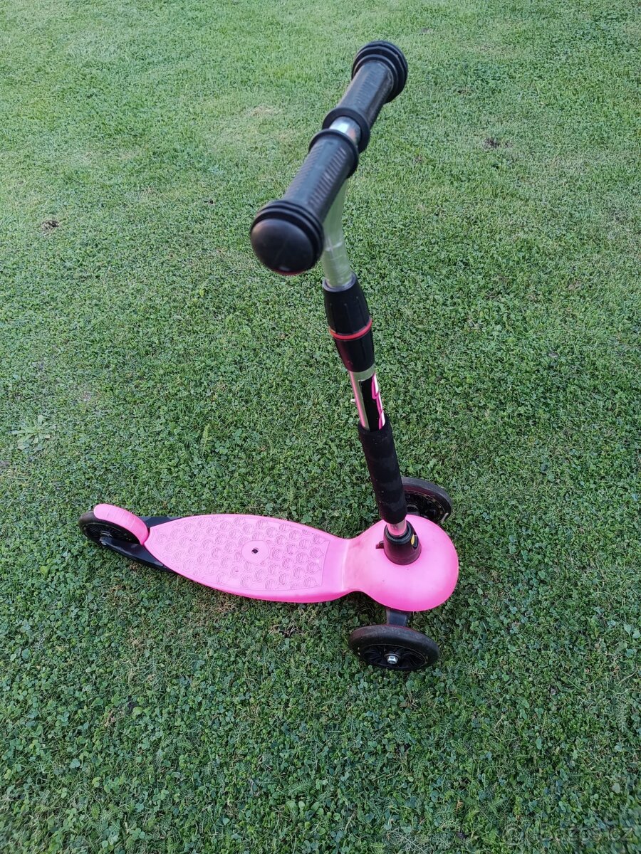 Koloběžka trojkolka