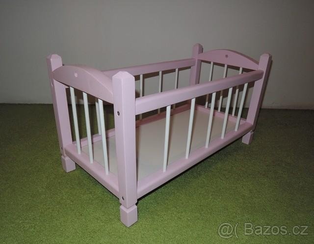 Dřevěná postýlka pro panenky