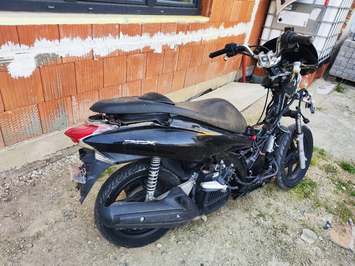 PCX 125