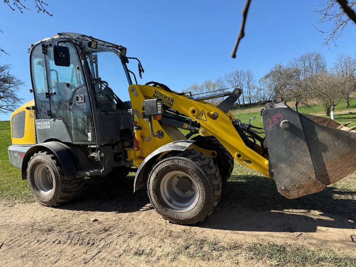 Kloubový nakladač Wacker Neuson WL32
