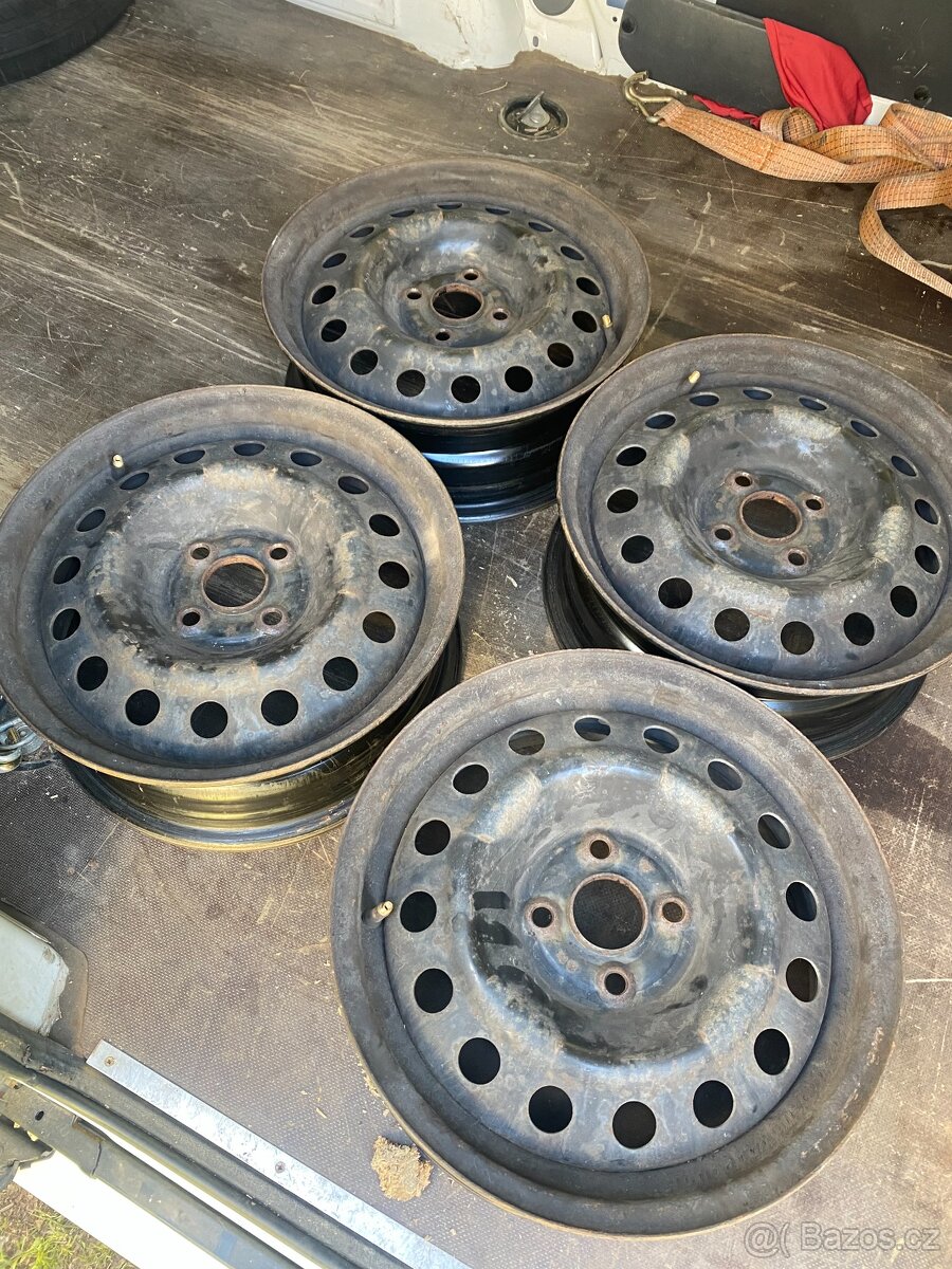 Plechové disky 51/2Jx15 pro Hyindai i20 / Kia