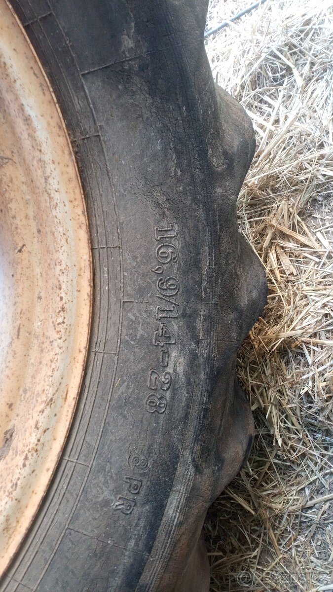 Kola Zetor 16.9-28