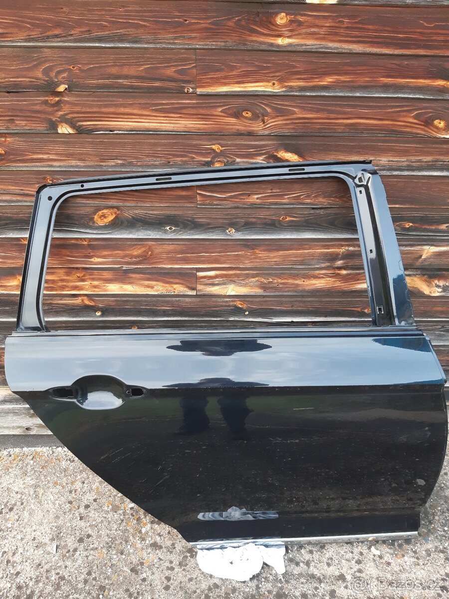 Pravé zadní dveře VW combi, C3