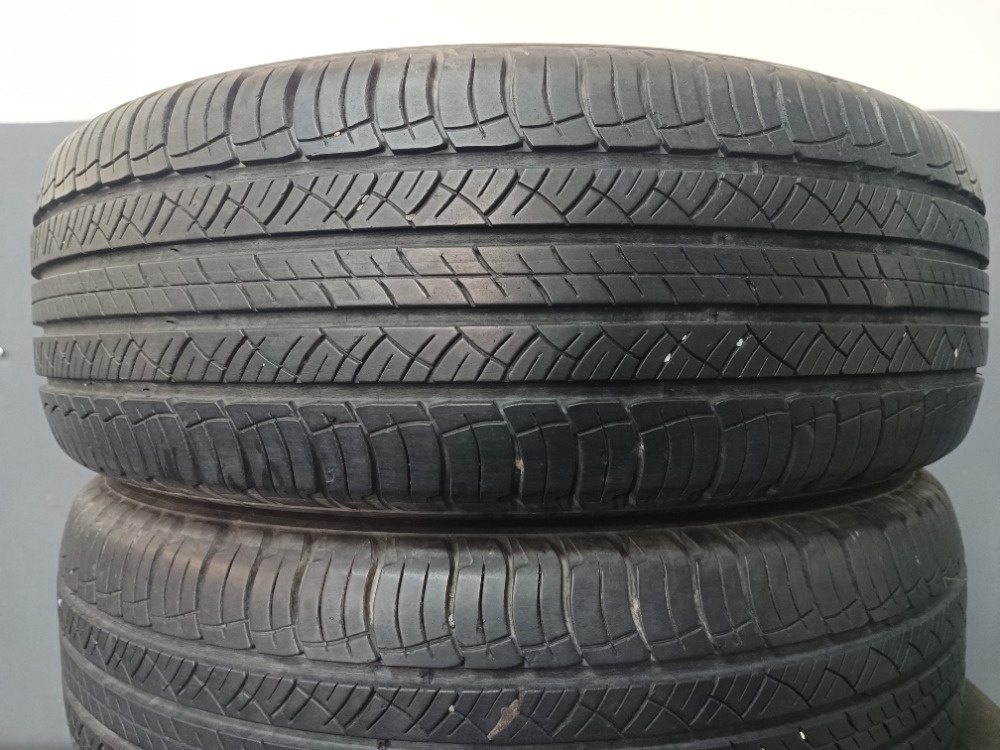 215/70 R16 MICHELIN (1611)