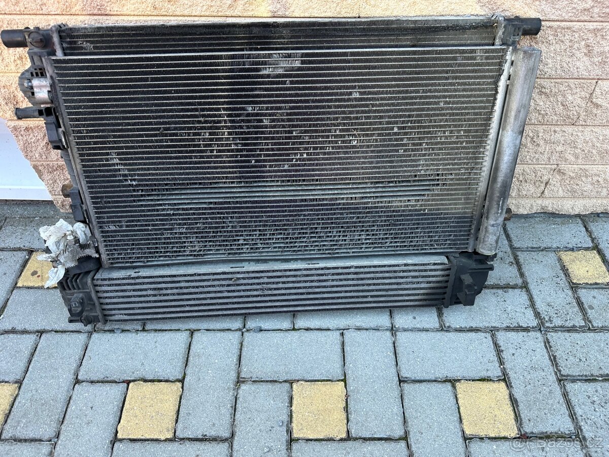 Renault Megane III 1.9 DCI chladič intercooler