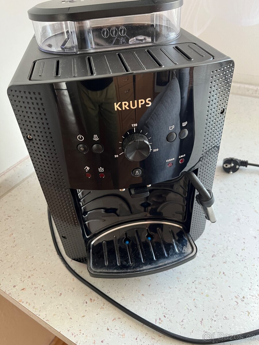 Kávovar Krups EA810870 Essential Roma