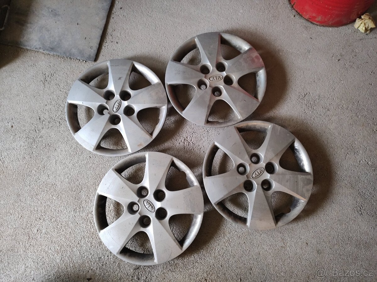 Kryty kol Kia R15