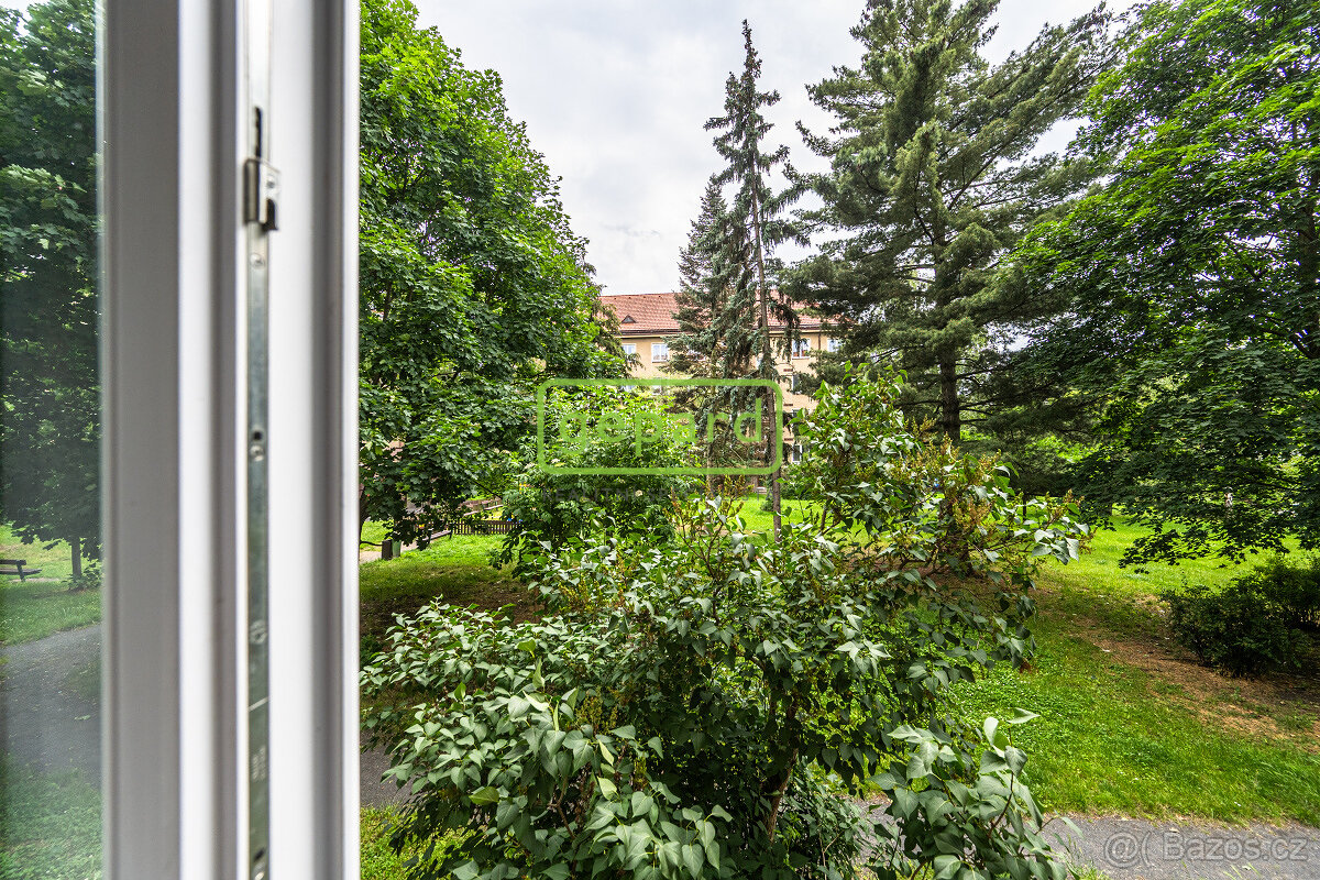Pronájem bytu 1+kk, 19,6m2, ul. U Kombinátu, Strašnice