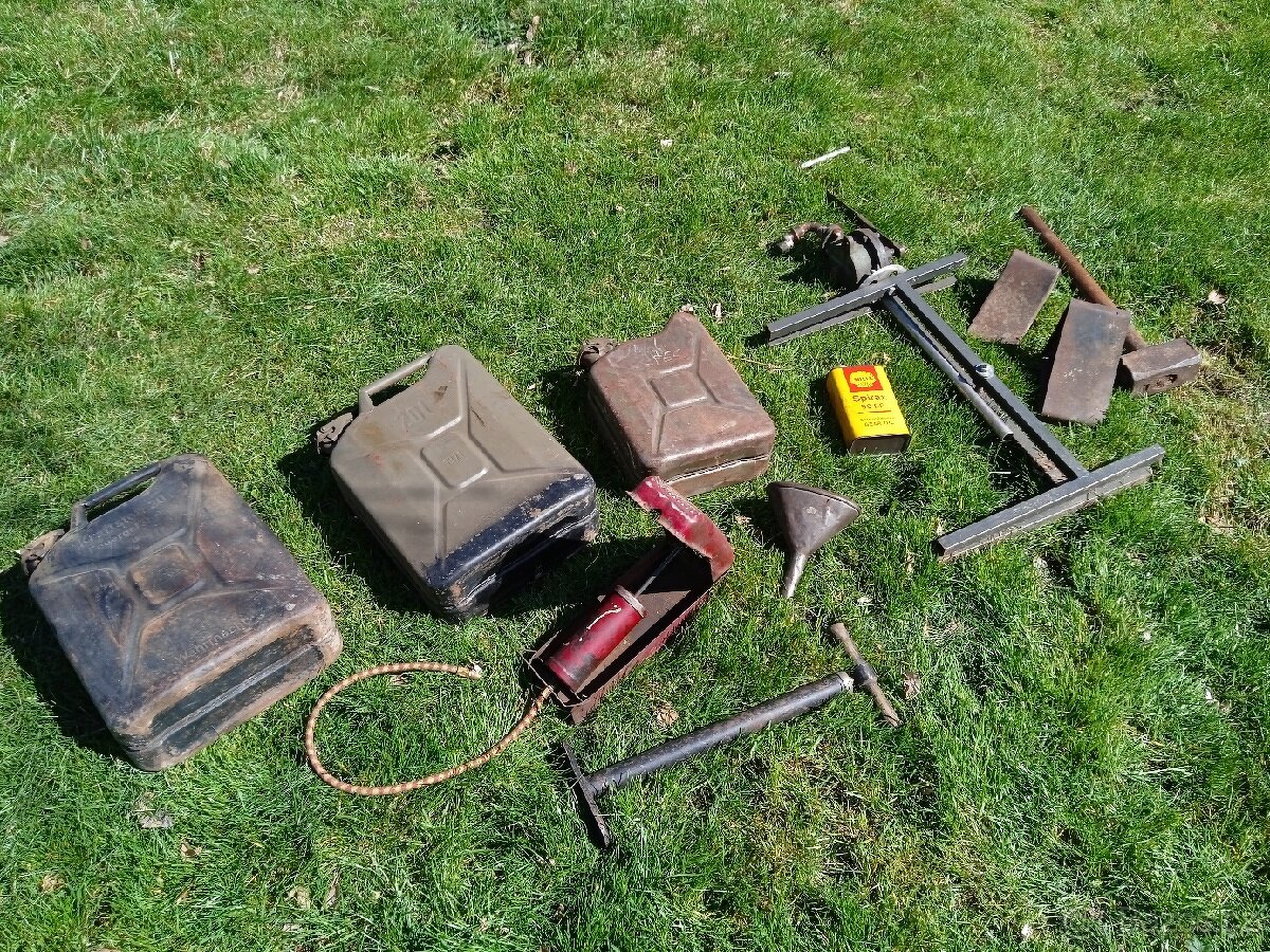 Kanystr vojensky 20l a 10l.