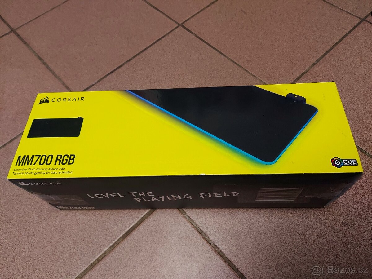 Corsair MM700 RGB XL – herní podložka pod myš – 930 × 400 mm