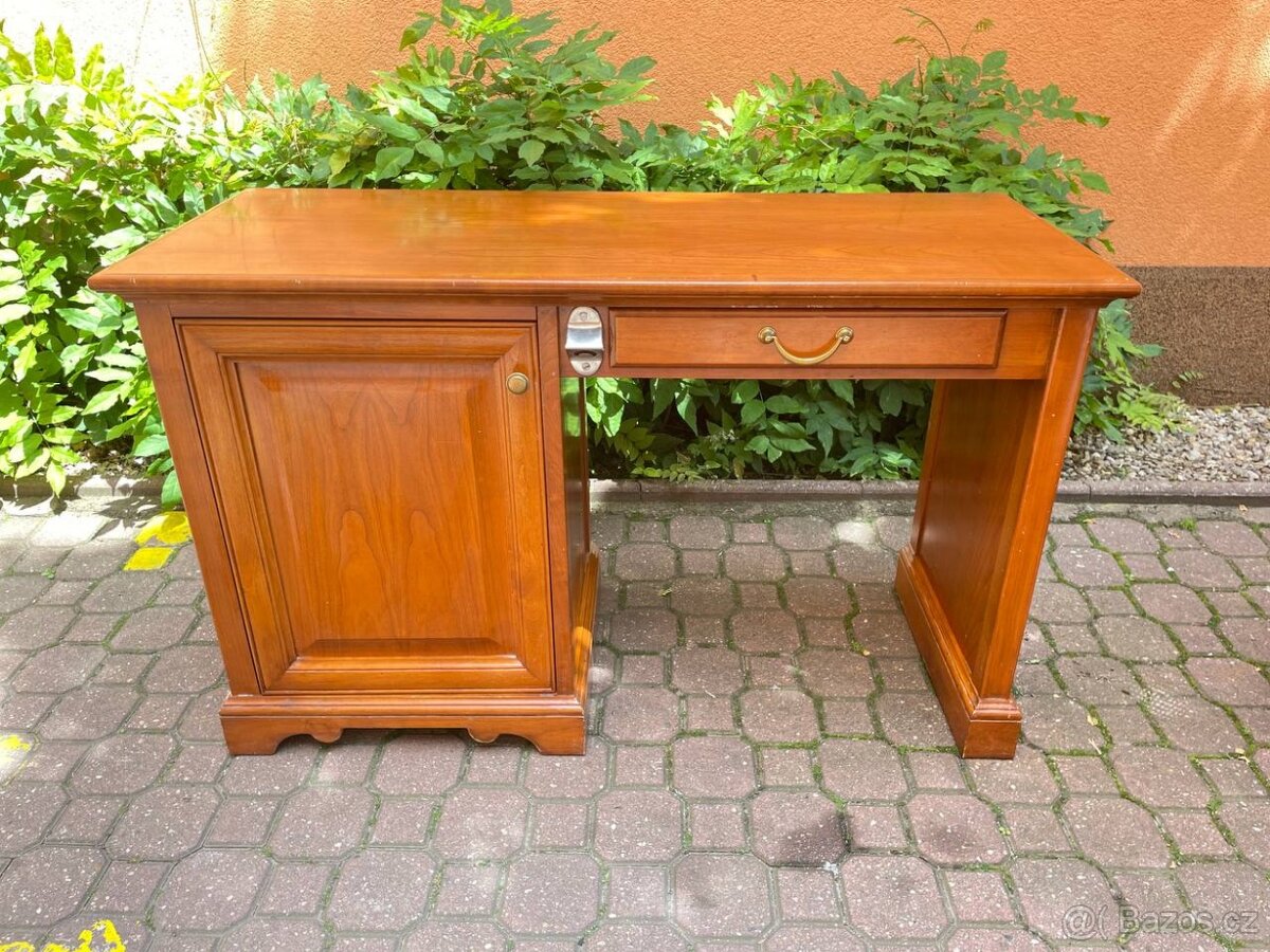 Psací stoly