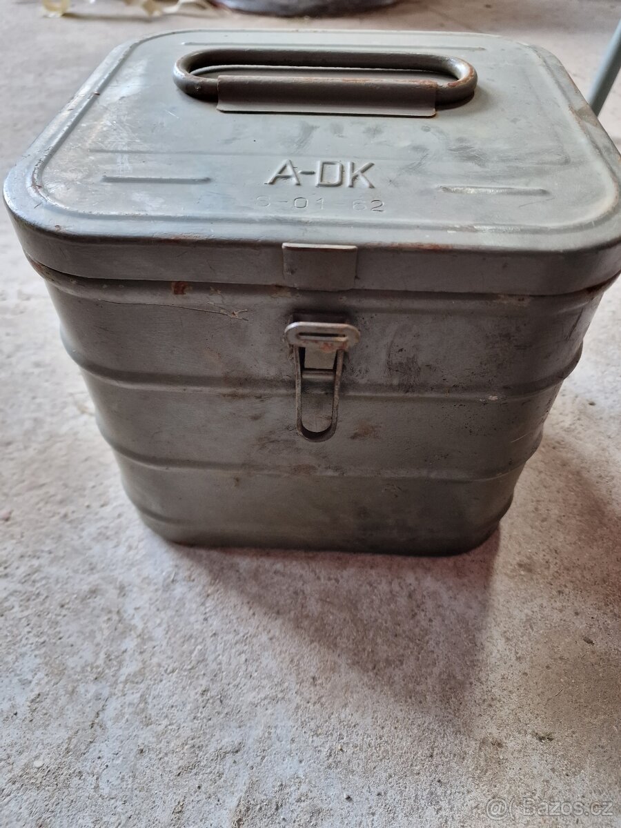 Plechová bedna(krabice)