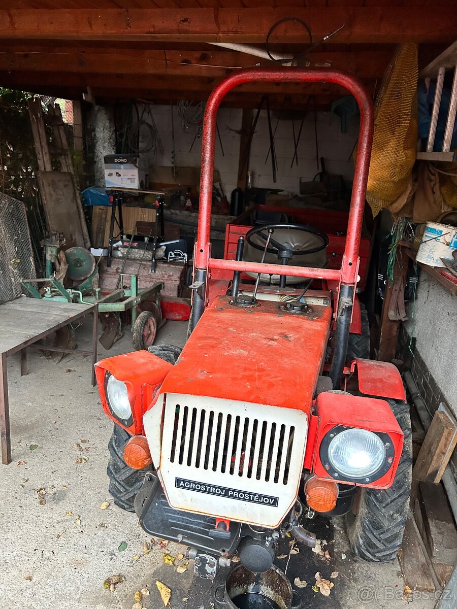 Prodám malotraktor MT 8 132.2 s valníkem a příslušenstvím