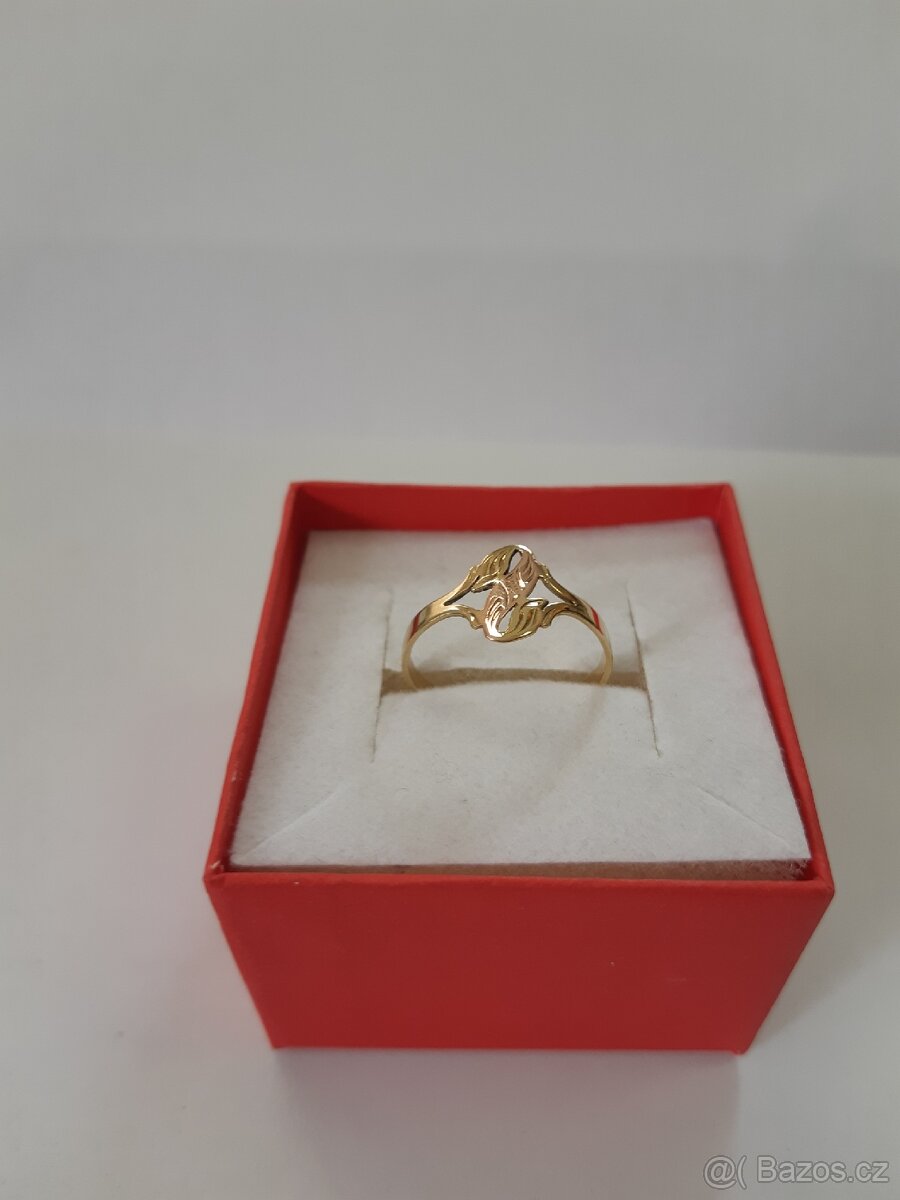 Zlatý prsten dvojí zlato