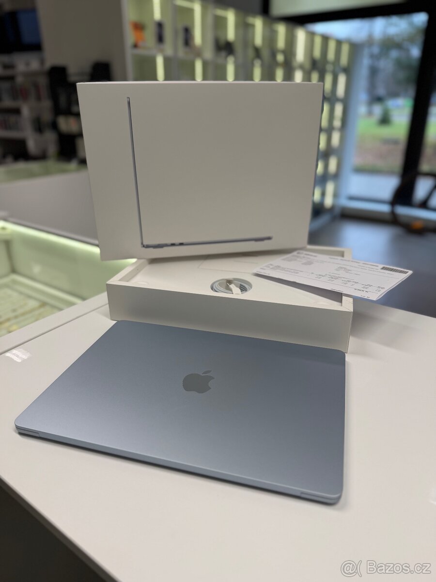 Apple MacBook Air 15” 2025 M4 24/512GB Sky Blue