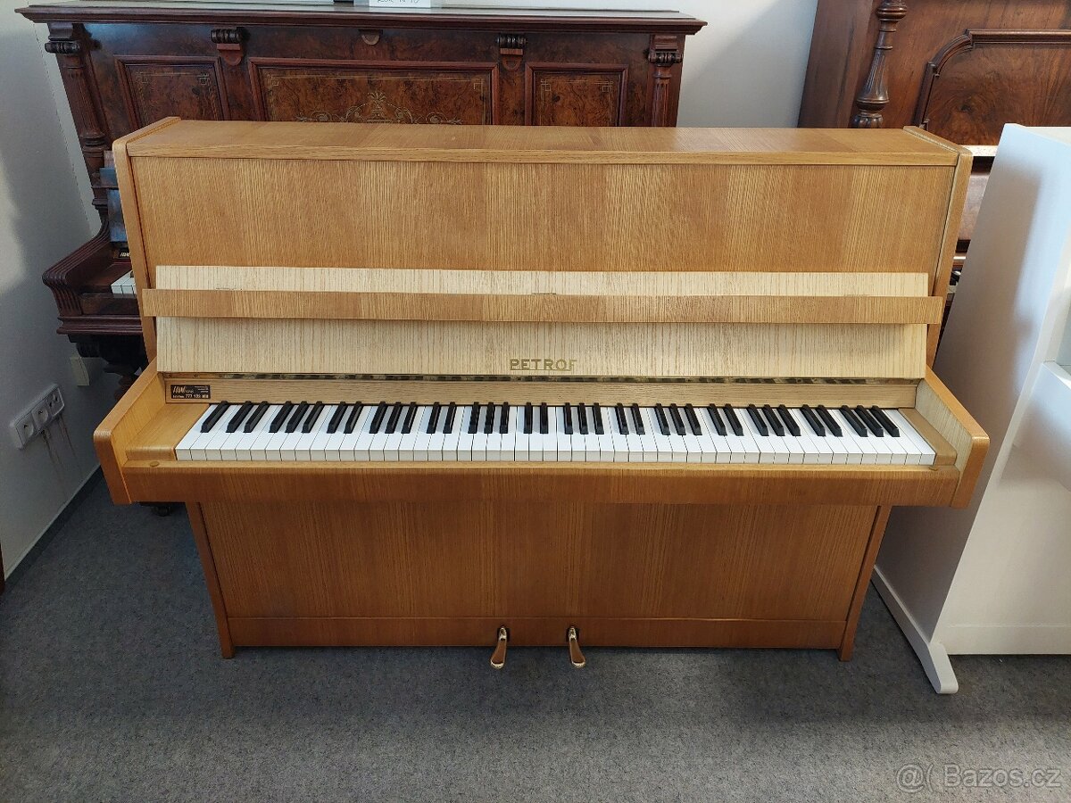 Piano, pianino PETROF světlé dřevo