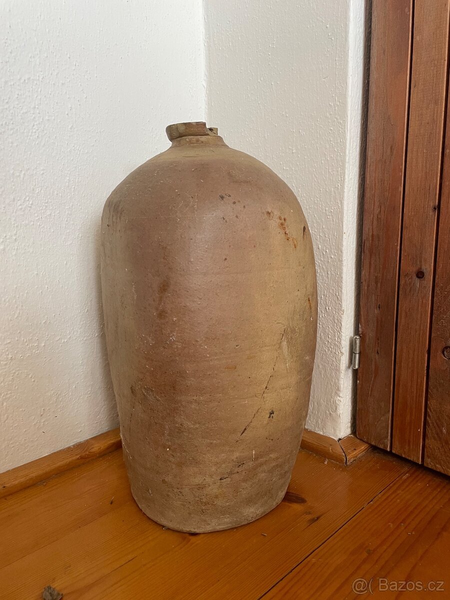 Keramická nádoba původně asi na olej