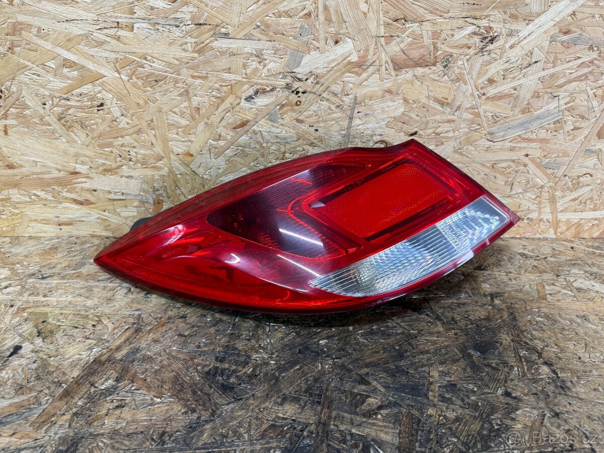 ZADNÍ LEVÉ SVĚTLO OPEL INSIGNIA SEDAN