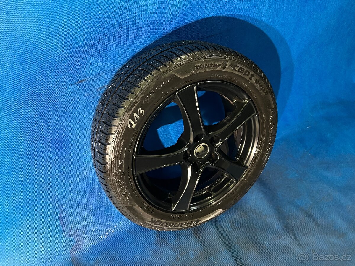 orig ALU Škoda černé 215/55/R17 Hankook Winter